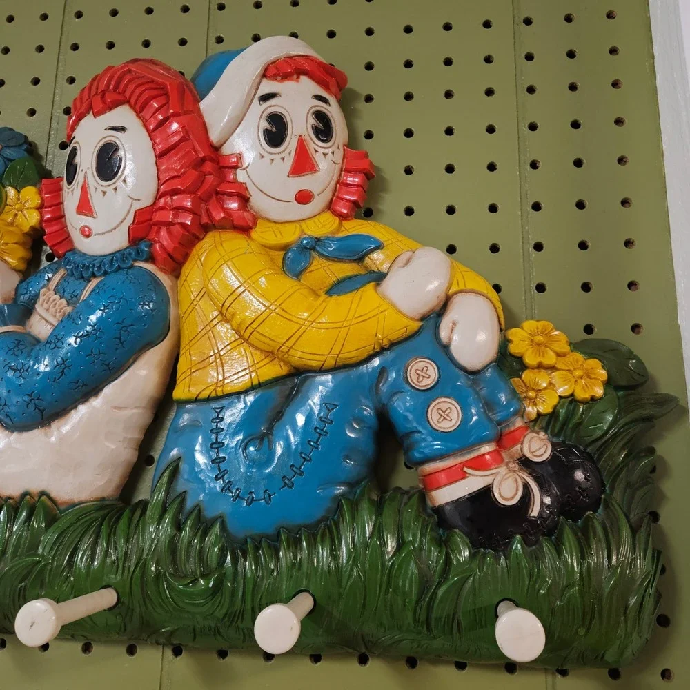 1977 Bobbs-Merrill Raggedy‎ Ann & Andy Plastic Coat Hanger
